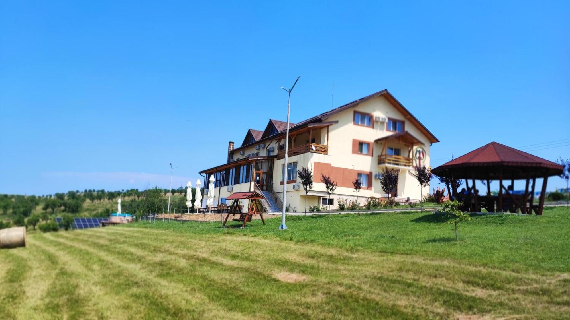 Motel Prislop ฮาเซก ภายนอก รูปภาพ