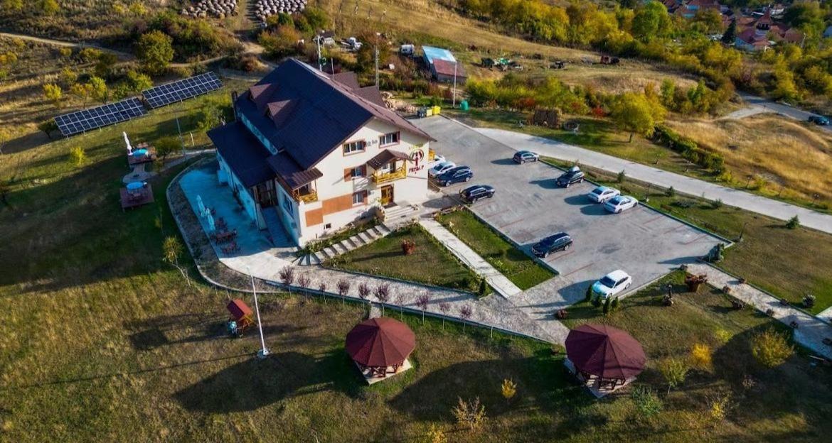 Motel Prislop ฮาเซก ภายนอก รูปภาพ
