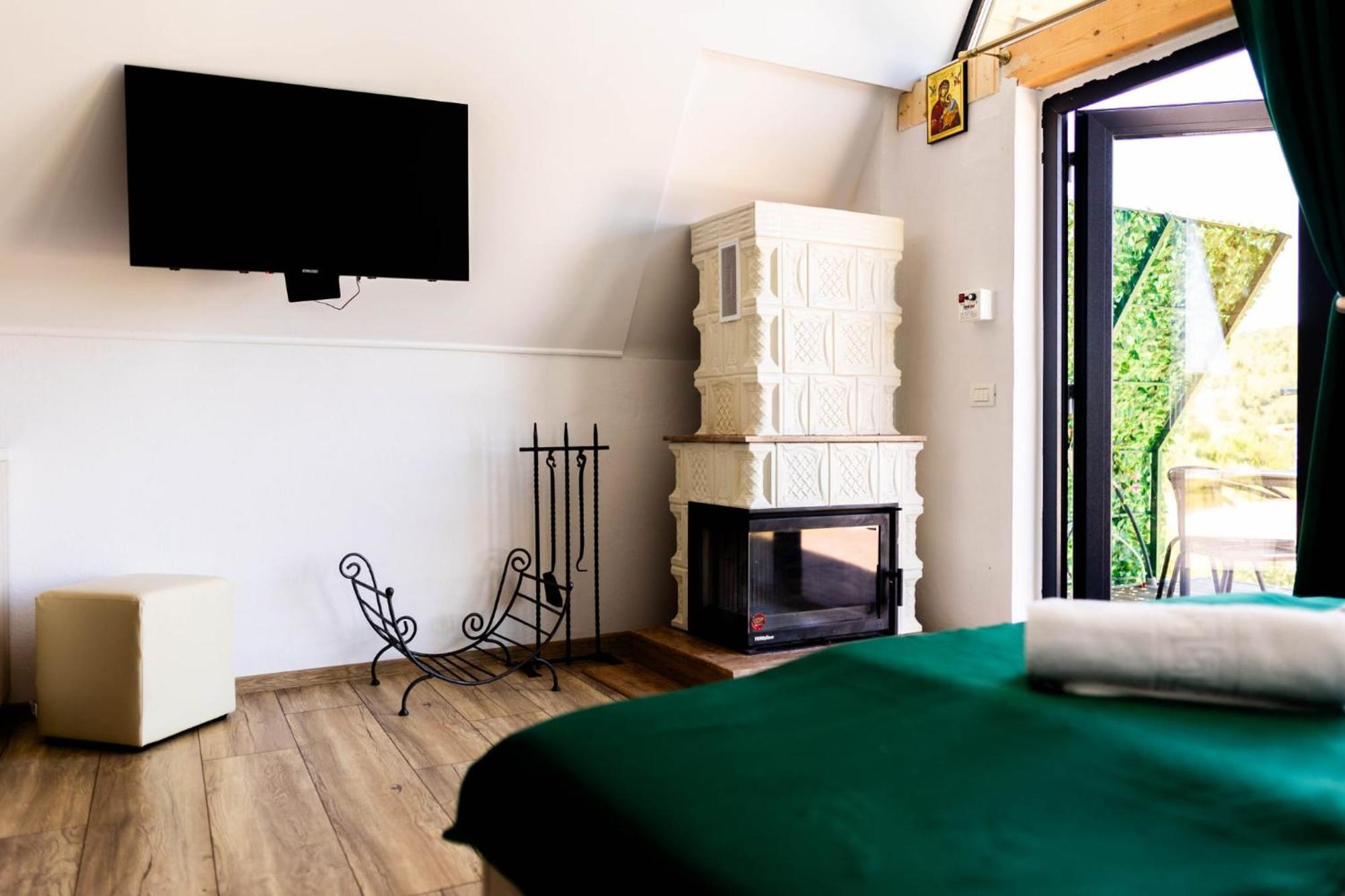 Motel Prislop ฮาเซก ภายนอก รูปภาพ