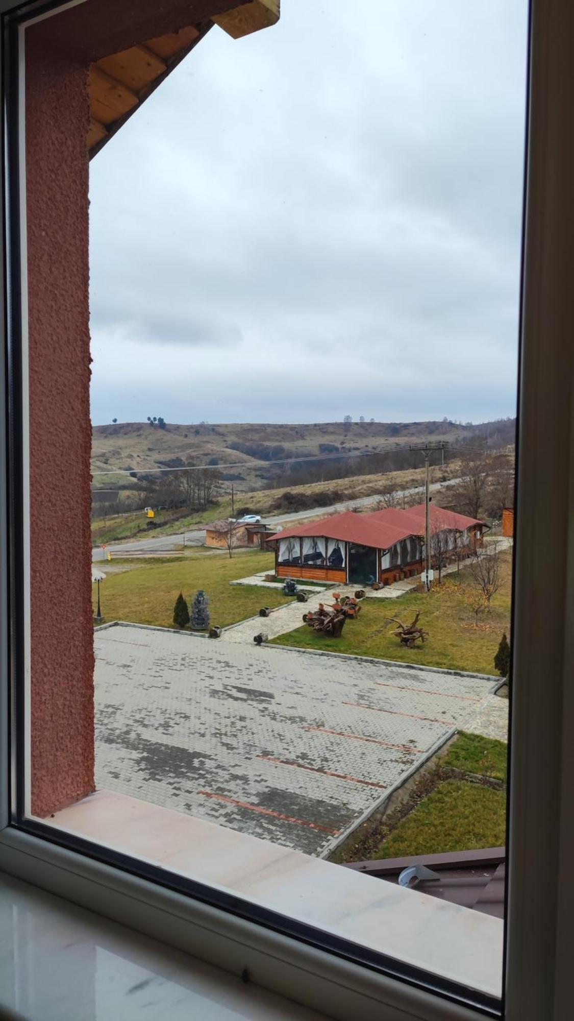 Motel Prislop ฮาเซก ภายนอก รูปภาพ