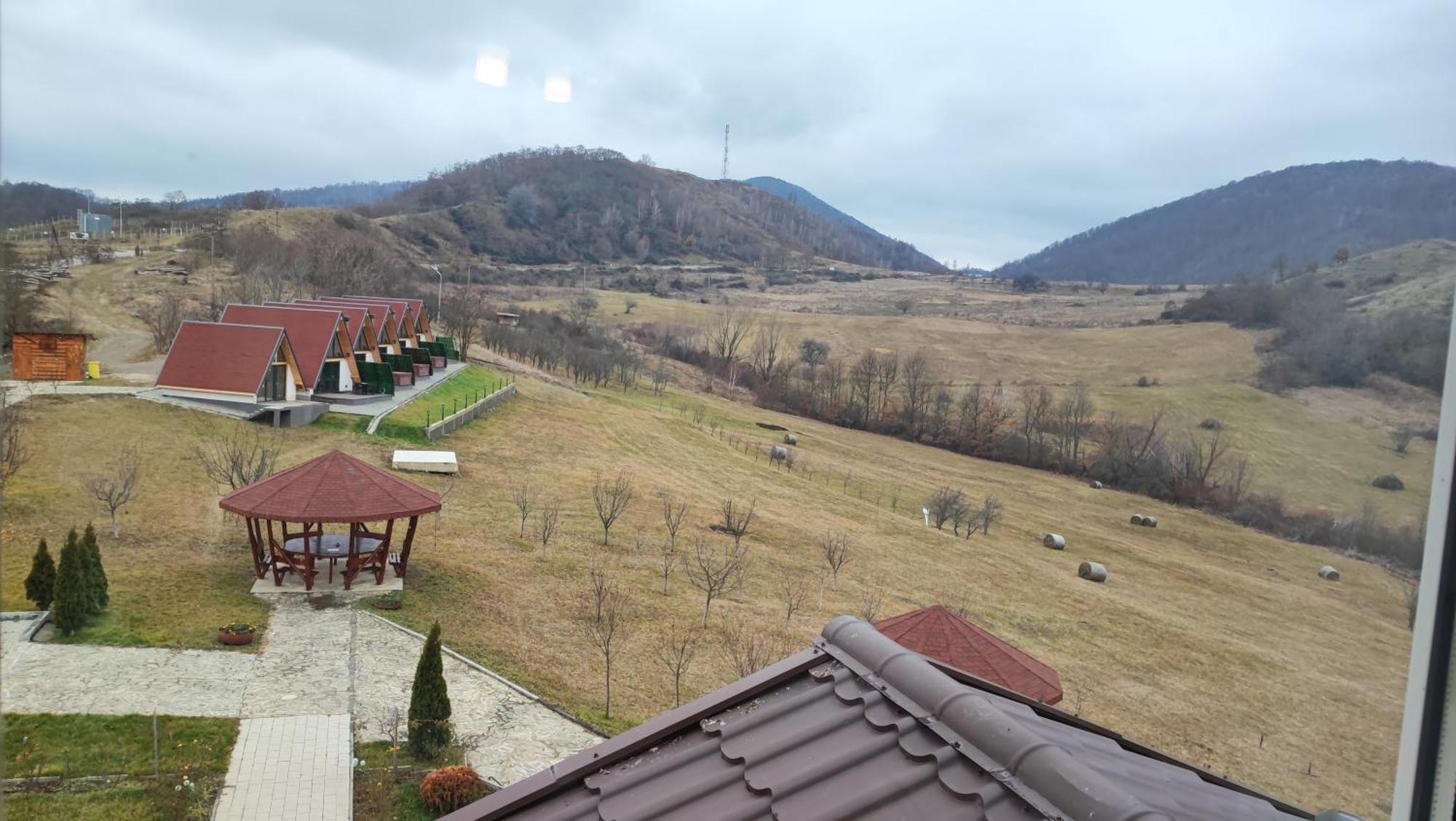 Motel Prislop ฮาเซก ภายนอก รูปภาพ